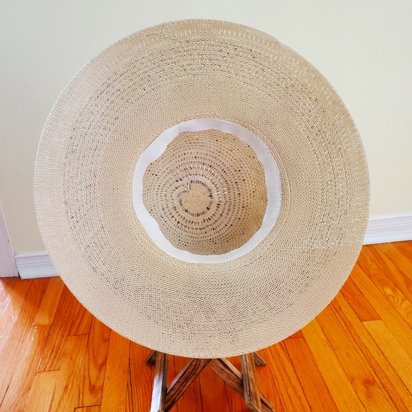 Summer hat 👒 - Picture 3 of 3